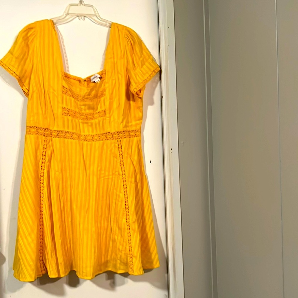 Forever 21 short sleeve dress for women with built in lining. Plus size 2X